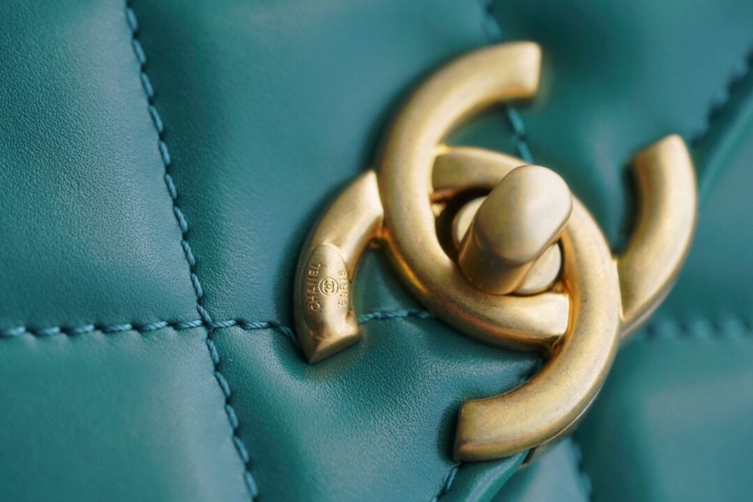Chanel 2021 Métiers d’Art Collection Mini Flap Bag 19cm Smooth Calfskin with Double Adjustable Golden Balls 9