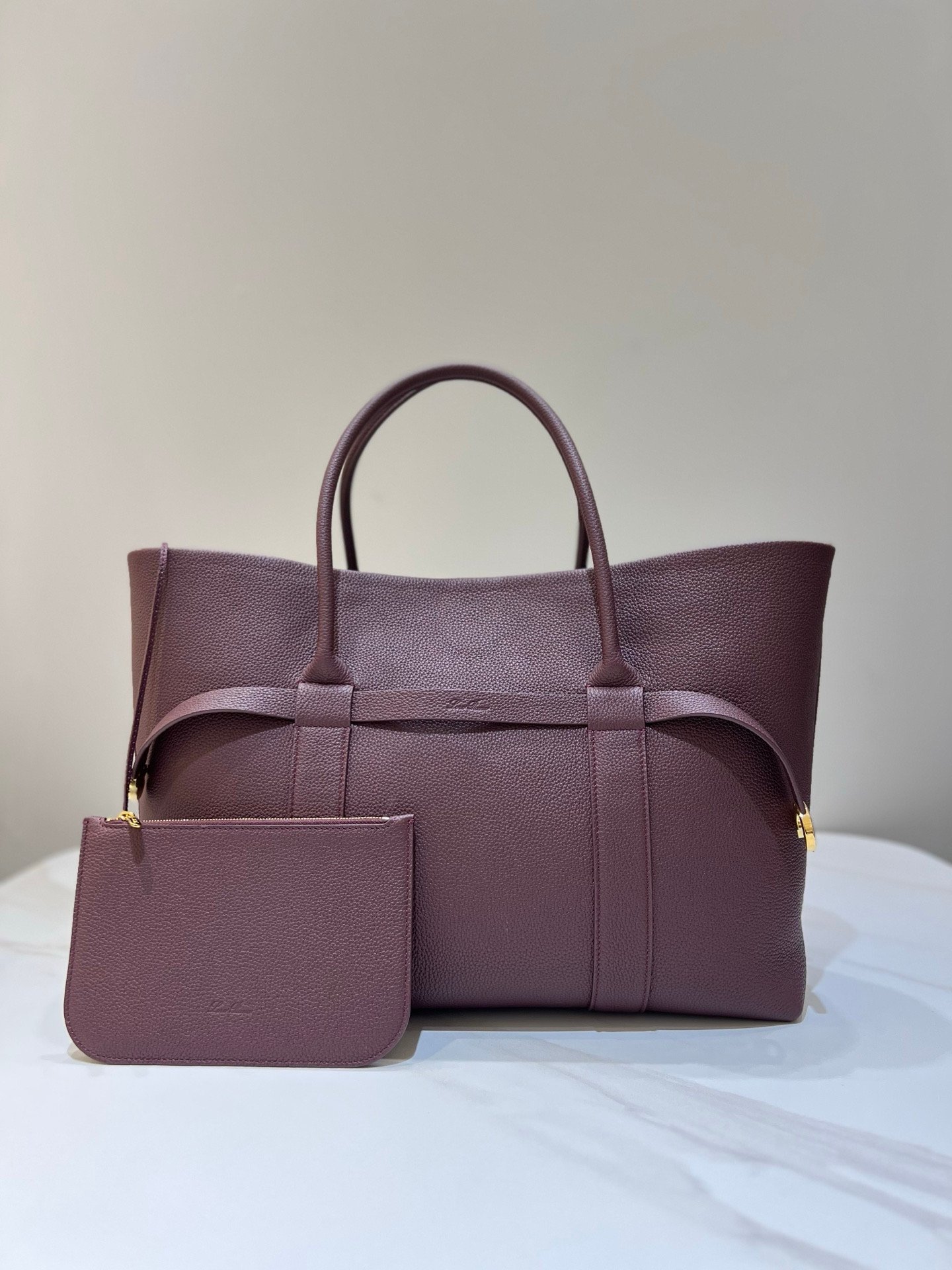 Loro Piana Ghiera Shopper Large Leather Tote Bag 40cm Grained Leather Handbag with Cashmere Lining and Detachable Pouch for Work and Travel Loro Piana Ghiera Shopper Large Leather Tote Bag 40cm Grained Leather Handbag with Cashmere Lining and Detachable Pouch for Work and Travel