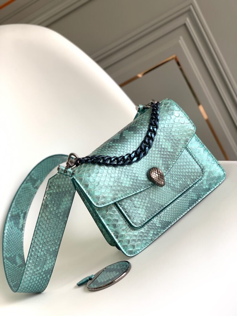 BVLGARI Serpenti Forever MaxiChain Bag Aquamarine Light Blue Pearl Python Leather Shoulder Bag – Image 2 BVLGARI Serpenti Forever MaxiChain Bag Aquamarine Light Blue Pearl Python Leather Shoulder Bag – Image 2