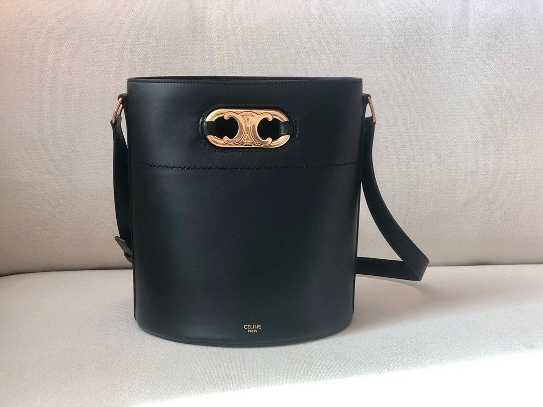 Luxury Celine Maillon Triomphe Tan Bucket Bag 25x29cm Pig Nose Gold Hardware Crossbody for Women 10