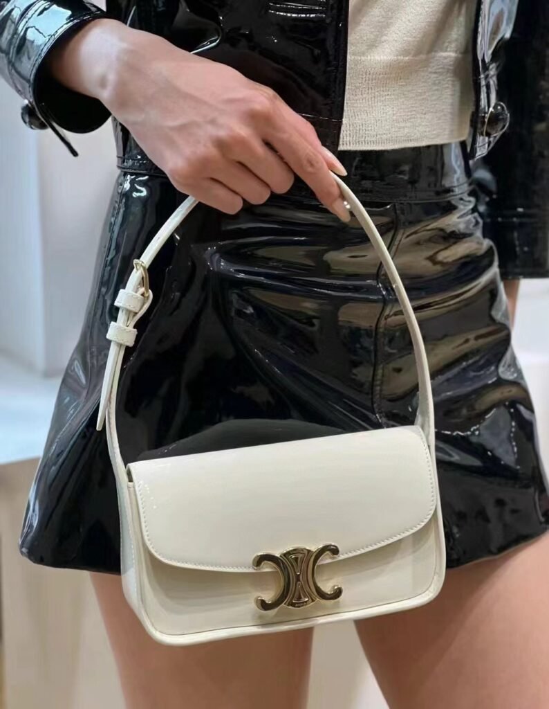 CELINE Triomphe Shoulder Bag Calfskin Handbag Lambskin lining – Image 6 CELINE Triomphe Shoulder Bag Calfskin Handbag Lambskin lining – Image 6
