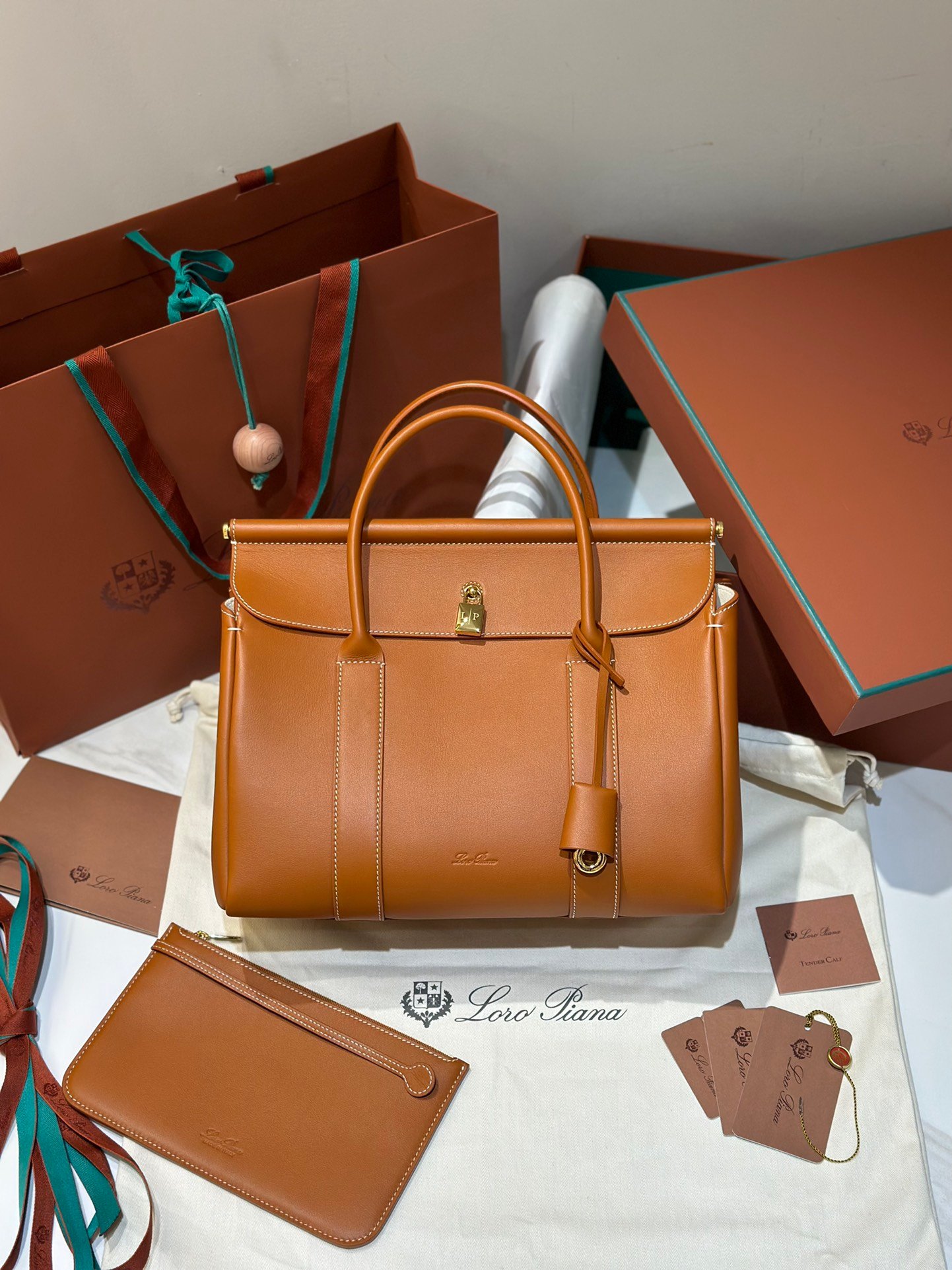 Loro Piana Loom L32 Grained Calfskin Handbag 33cm Designer Tote Bag with Padlock & Pouch Loro Piana Loom L32 Grained Calfskin Handbag 33cm Designer Tote Bag with Padlock & Pouch