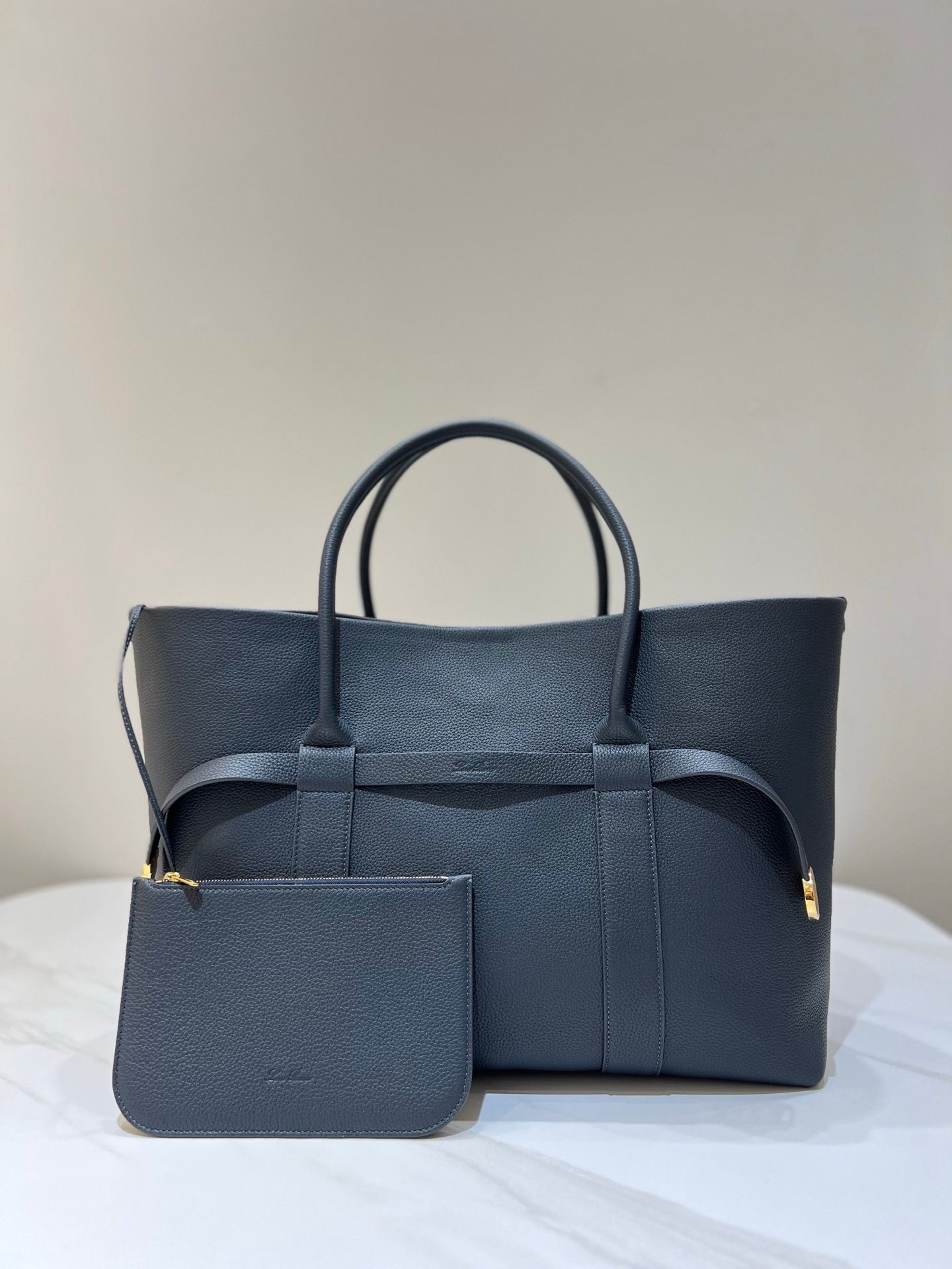 Loro Piana Ghiera Shopper Large Leather Tote Bag 40cm Grained Leather Handbag with Cashmere Lining and Detachable Pouch for Work and Travel Loro Piana Ghiera Shopper Large Leather Tote Bag 40cm Grained Leather Handbag with Cashmere Lining and Detachable Pouch for Work and Travel