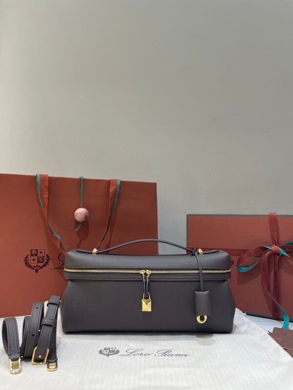 Loro Piana Extra Softy L33 Bag Quiet Luxury Fine-Grained Leather Handbag with Crossbody Strap