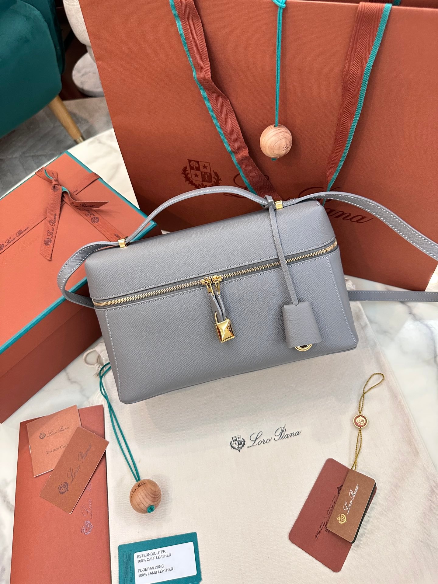Loro Piana Extra Bag 27 Premium Calfskin Handbag with Steel Hardware Timeless Quiet Luxury Top-Handle Bag 4 Colors Loro Piana Extra Bag 27 Premium Calfskin Handbag with Steel Hardware Timeless Quiet Luxury Top-Handle Bag 4 Colors
