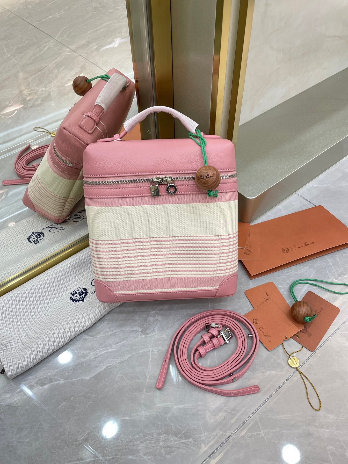 Loro Piana L23.5 Extra Pocket Backpack Striped Canvas Calfskin Leather Mini Bag Versatile 2-Way Top Handle Convertible Shoulder Bag Loro Piana L23.5 Extra Pocket Backpack Striped Canvas Calfskin Leather Mini Bag Versatile 2-Way Top Handle Convertible Shoulder Bag