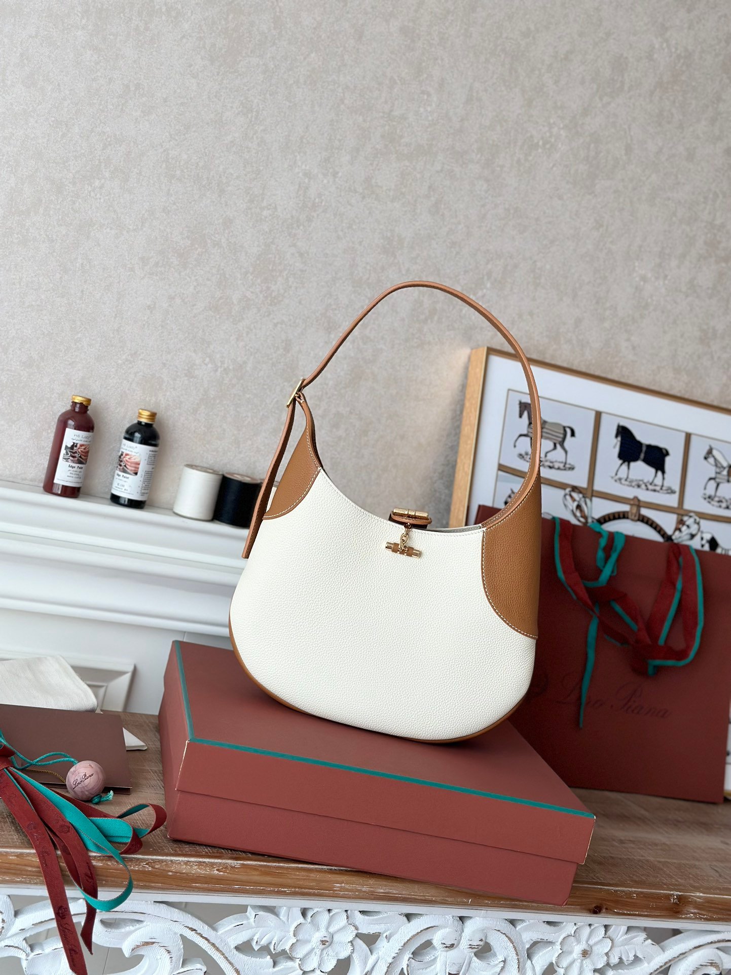 Loro Piana Bale Mini Bucket Bag Soft Natural Grained Calfskin Leather Top-Tier Quality Handbag 6 Elegant Colors Loro Piana Bale Mini Bucket Bag Soft Natural Grained Calfskin Leather Top-Tier Quality Handbag 6 Elegant Colors