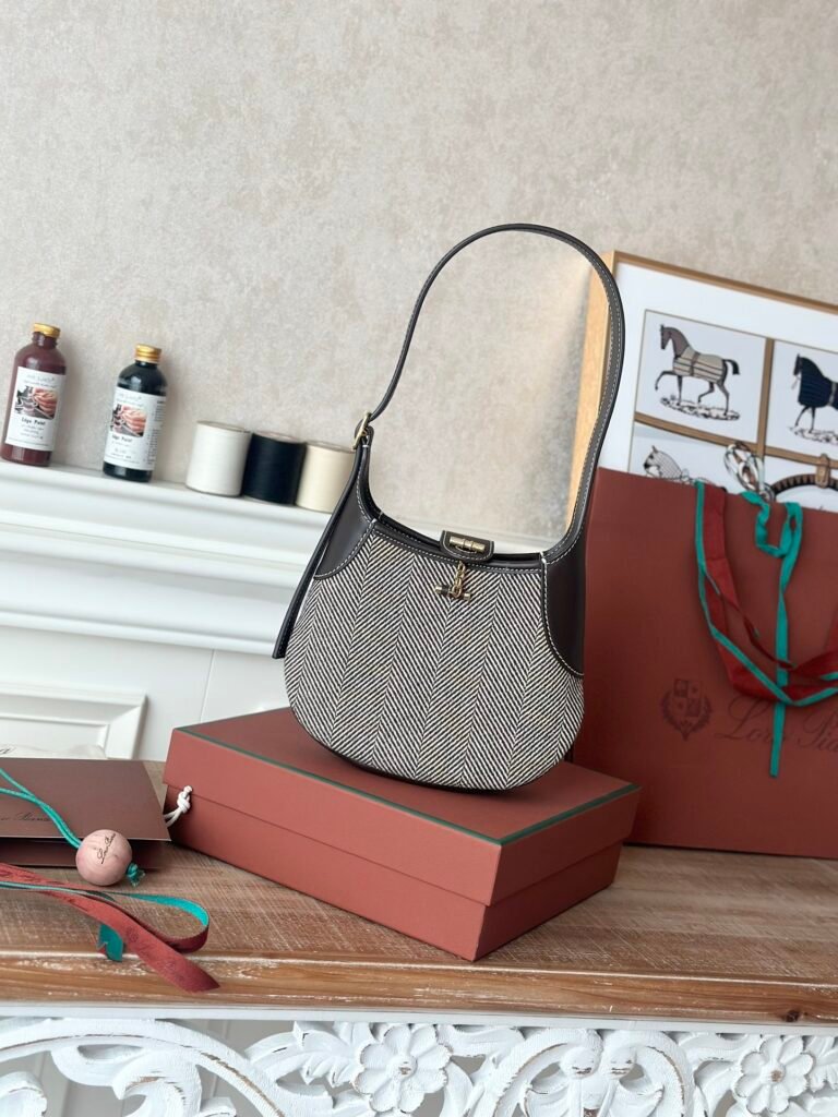 Loro Piana Bobbin Small Shoulder Bag 19cm Italian Calfskin Underarm Hobo Bag – Image 4