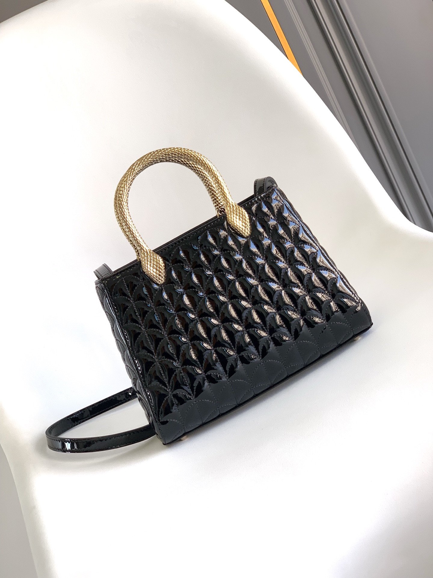 BVLGARI Serpentine Duo Tote Bag 21.5cm Designer Quilted Patent Leather Evening Bag with Snake Handles BVLGARI Serpentine Duo Tote Bag 21.5cm Designer Quilted Patent Leather Evening Bag with Snake Handles