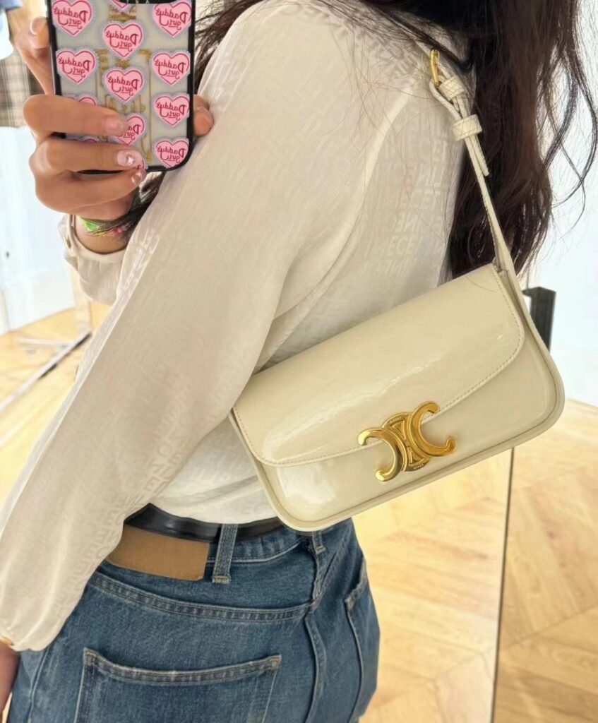 CELINE Triomphe Shoulder Bag Calfskin Handbag Lambskin lining – Image 7 CELINE Triomphe Shoulder Bag Calfskin Handbag Lambskin lining – Image 7