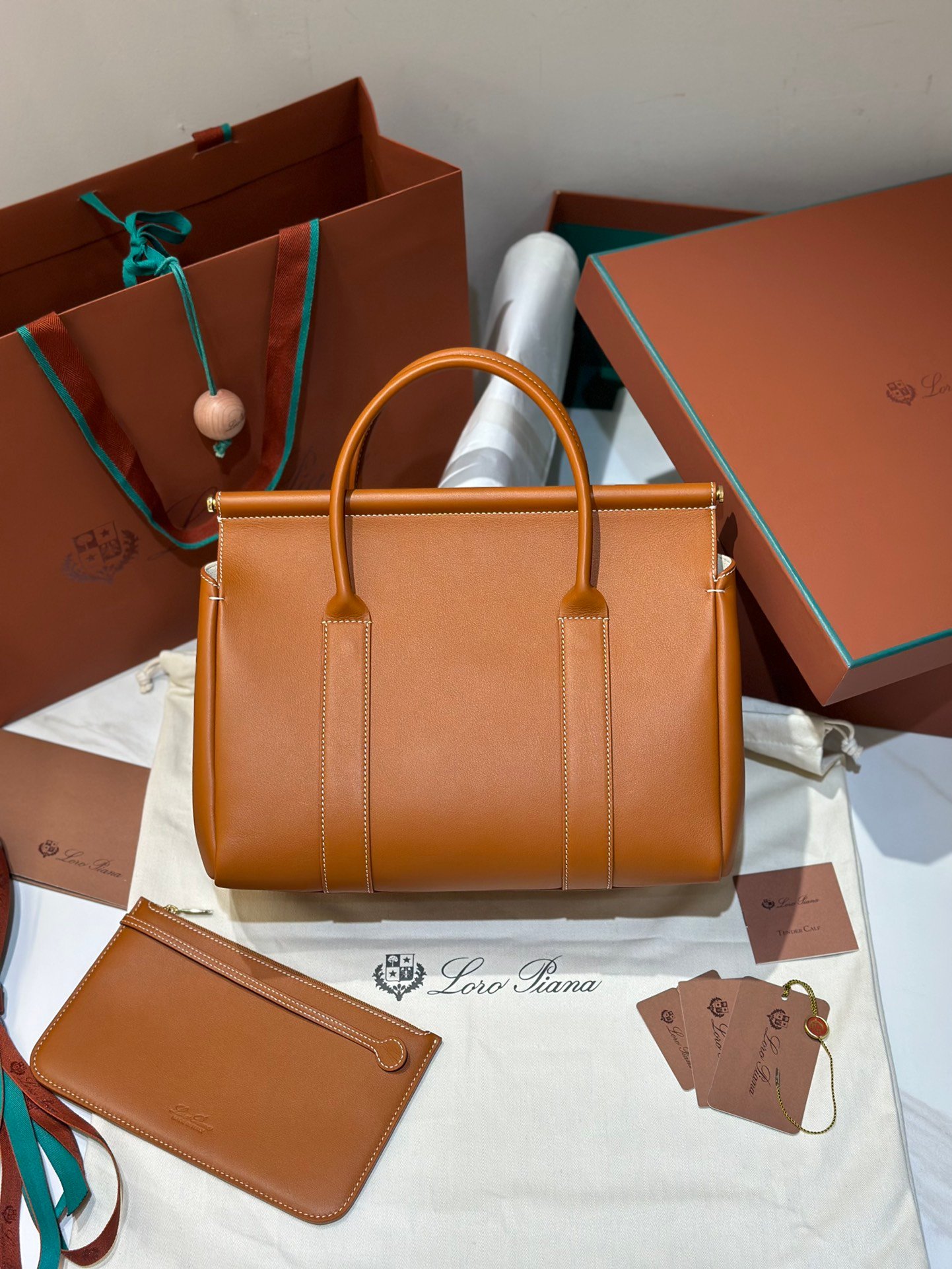 Loro Piana Loom L32 Grained Calfskin Handbag 33cm Designer Tote Bag with Padlock & Pouch Loro Piana Loom L32 Grained Calfskin Handbag 33cm Designer Tote Bag with Padlock & Pouch