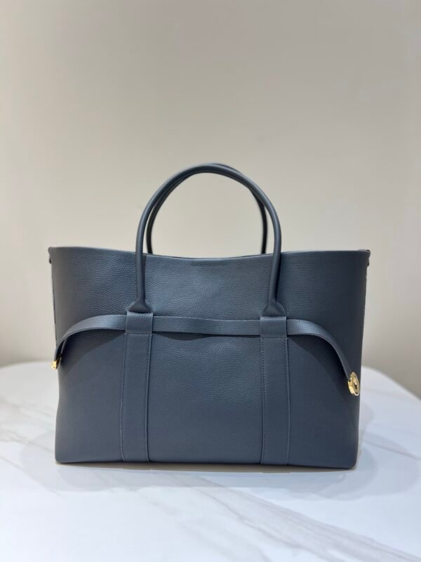 11 Loro Piana Ghiera Shopper Large Leather Tote Bag 40cm Grained Leather Handbag with Cashmere Lining and Detachable Pouch for Work and Travel