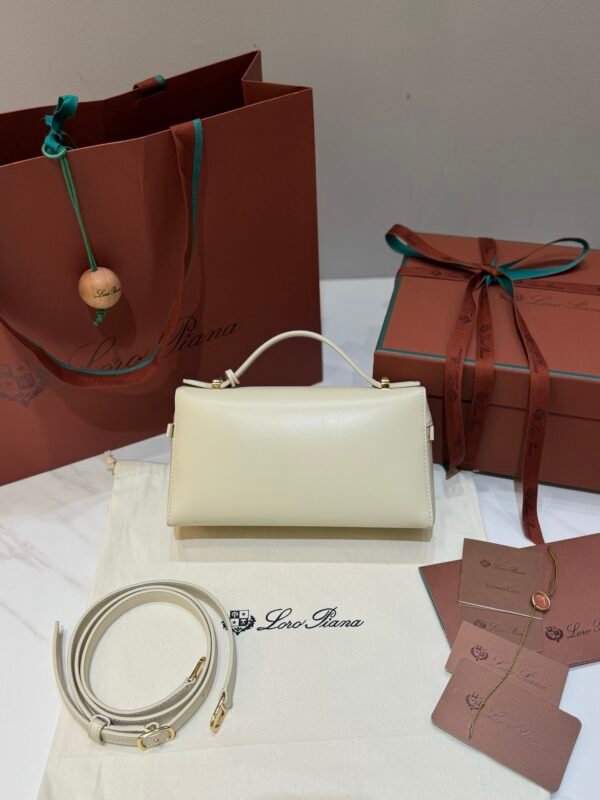 11 Loro Piana Extra Bag L23 Smooth Calfskin Top Handle Crossbody Bag 23cm for Women Aesthetic Vanity Case Handbag