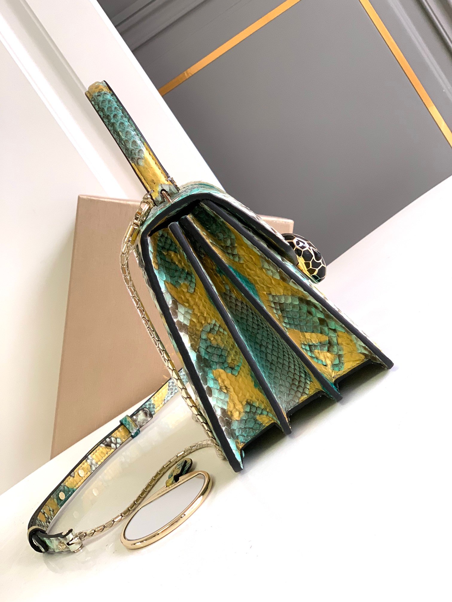BVLGARI Serpenti Forever Luxury Python Leather Handbag 18cm Exclusive Multi-Color Exotic Shoulder Bag with Iconic Jewel Snakehead Closure BVLGARI Serpenti Forever Luxury Python Leather Handbag 18cm Exclusive Multi-Color Exotic Shoulder Bag with Iconic Jewel Snakehead Closure