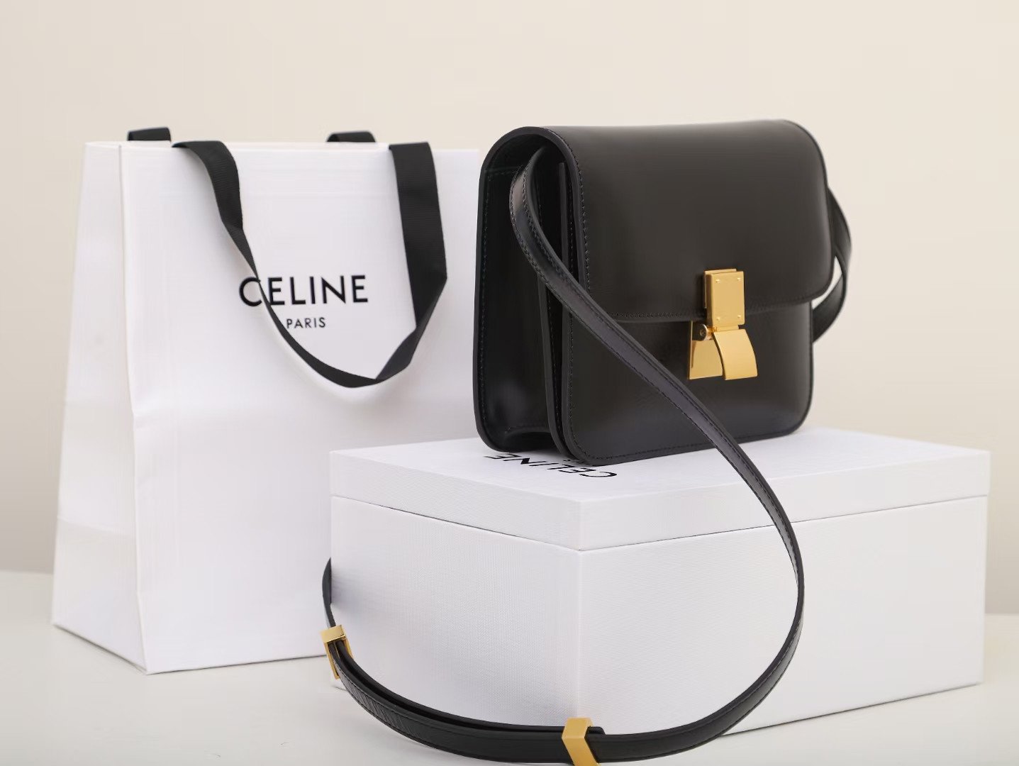 Celine Classic Box Bag High-End Italian Box Calfskin Medium Shoulder Bag 3 Colors – Image 5 Celine Classic Box Bag High-End Italian Box Calfskin Medium Shoulder Bag 3 Colors – Image 5