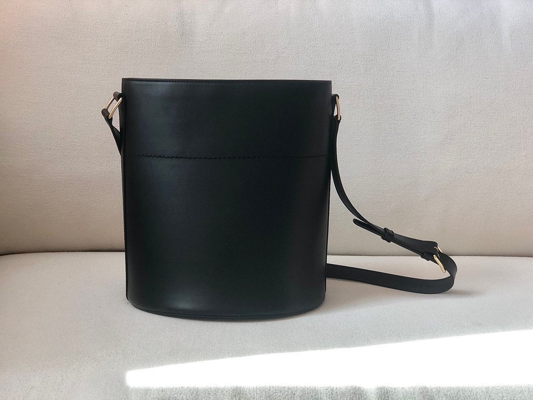 Luxury Celine Maillon Triomphe Tan Bucket Bag 25x29cm Pig Nose Gold Hardware Crossbody for Women 11