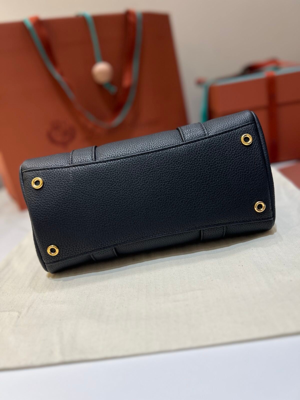 Loro Piana Loom L25 Grained Leather Handbag 25cm Top Handle Tote with Detachable Strap and Padlock Crossbody Bag for Women
