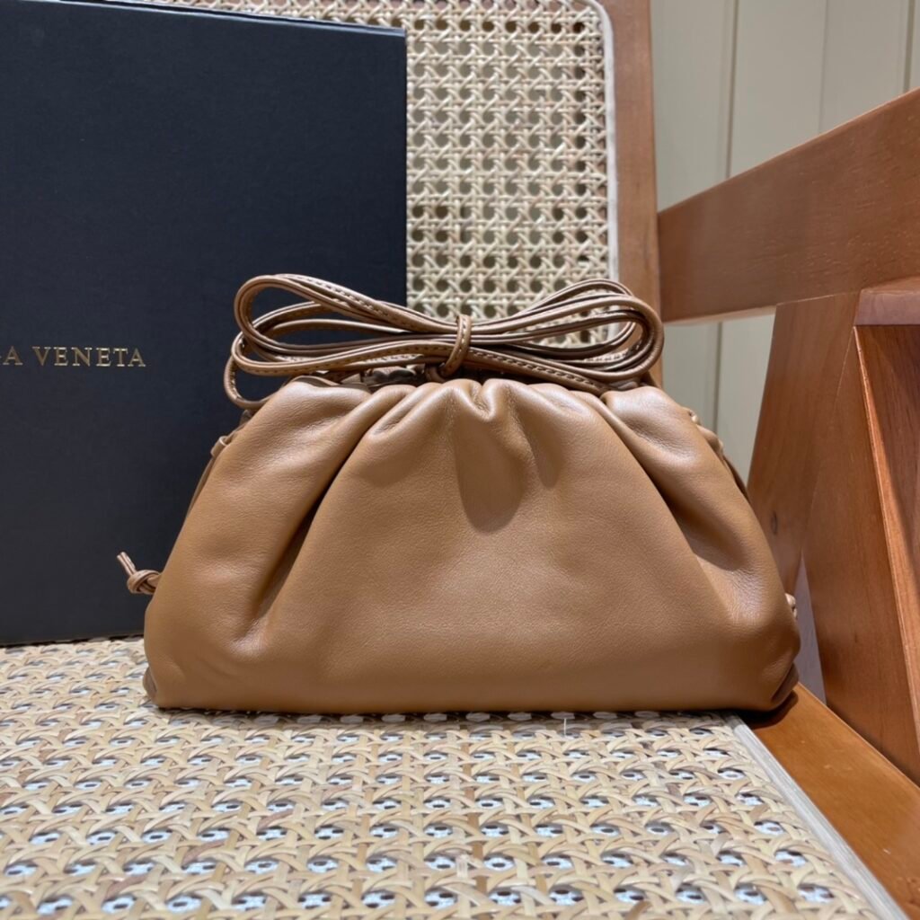 Bottega Veneta The Mini Pouch Bag 22cm Calfskin Leather Clutch & Crossbody Shoulder Bag 8 Colors Dumpling Purse – Image 10 Bottega Veneta The Mini Pouch Bag 22cm Calfskin Leather Clutch & Crossbody Shoulder Bag 8 Colors Dumpling Purse – Image 10