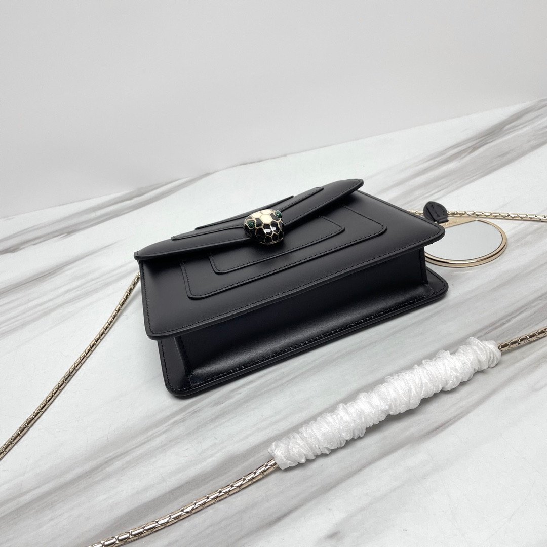 Bvlgari Serpenti Forever Calfskin Shoulder Bag with Single Chain Strap Small 20cm 3 Colors Bvlgari Serpenti Forever Calfskin Shoulder Bag with Single Chain Strap Small 20cm 3 Colors