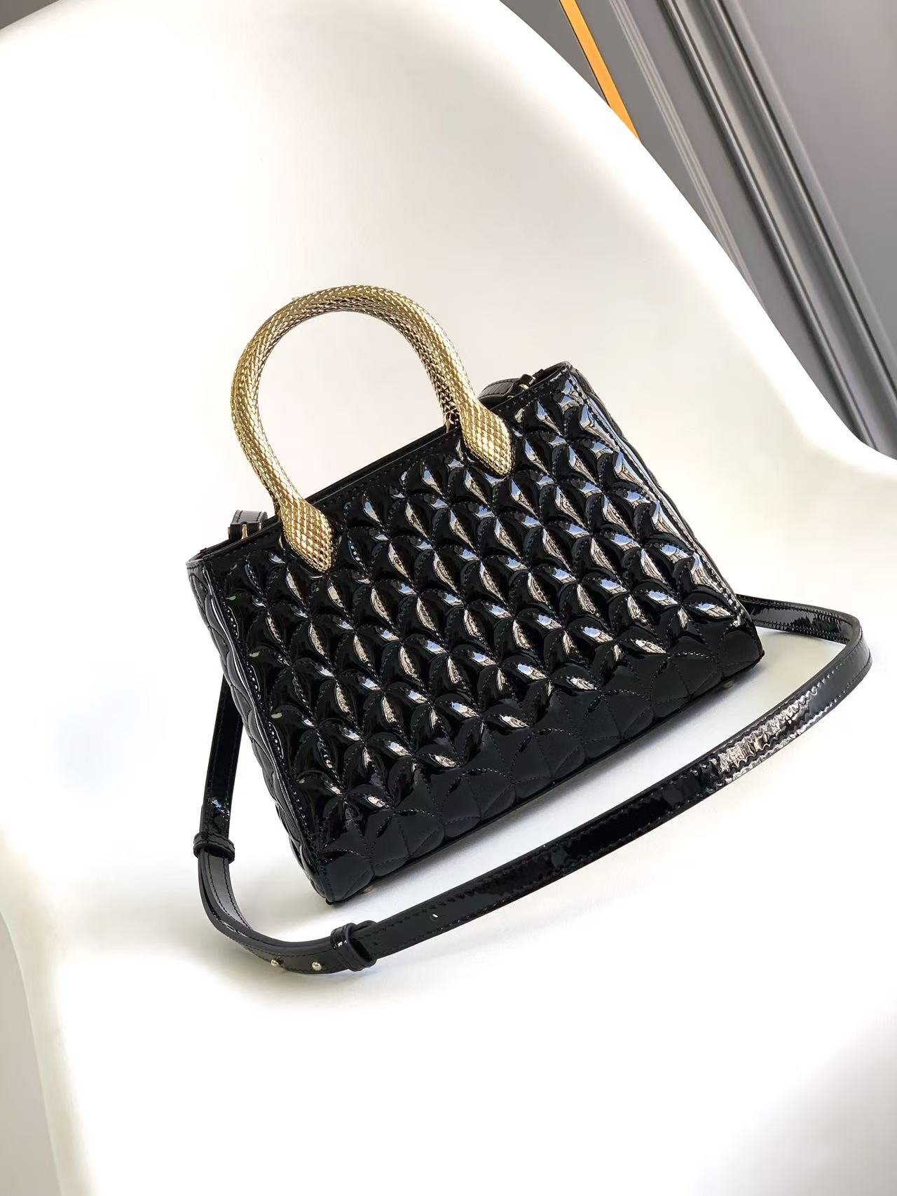 BVLGARI Serpentine Duo Tote Bag 21.5cm Designer Quilted Patent Leather Evening Bag with Snake Handles BVLGARI Serpentine Duo Tote Bag 21.5cm Designer Quilted Patent Leather Evening Bag with Snake Handles