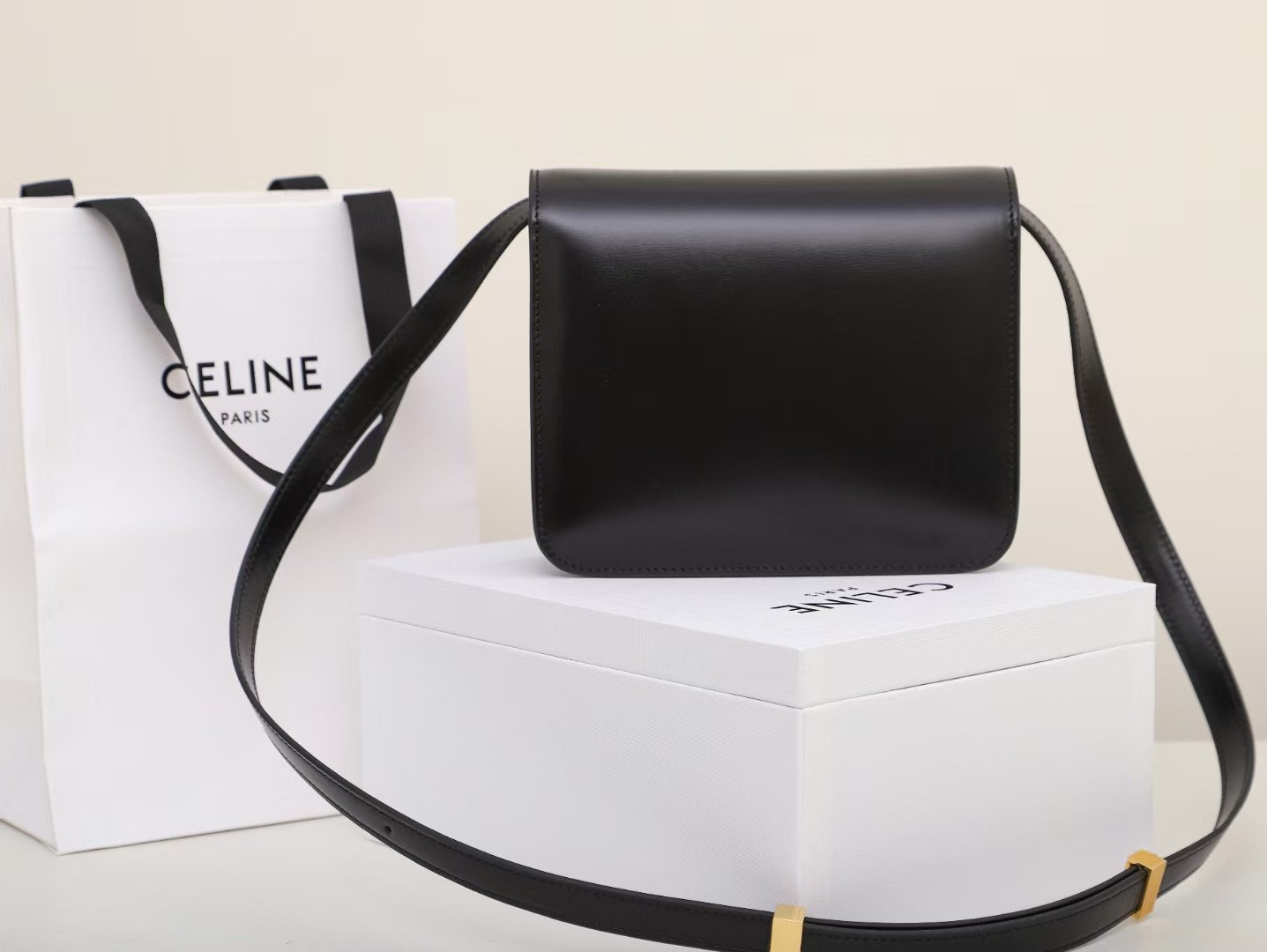 Celine Classic Box Bag High-End Italian Box Calfskin Medium Shoulder Bag 3 Colors – Image 7 Celine Classic Box Bag High-End Italian Box Calfskin Medium Shoulder Bag 3 Colors – Image 7