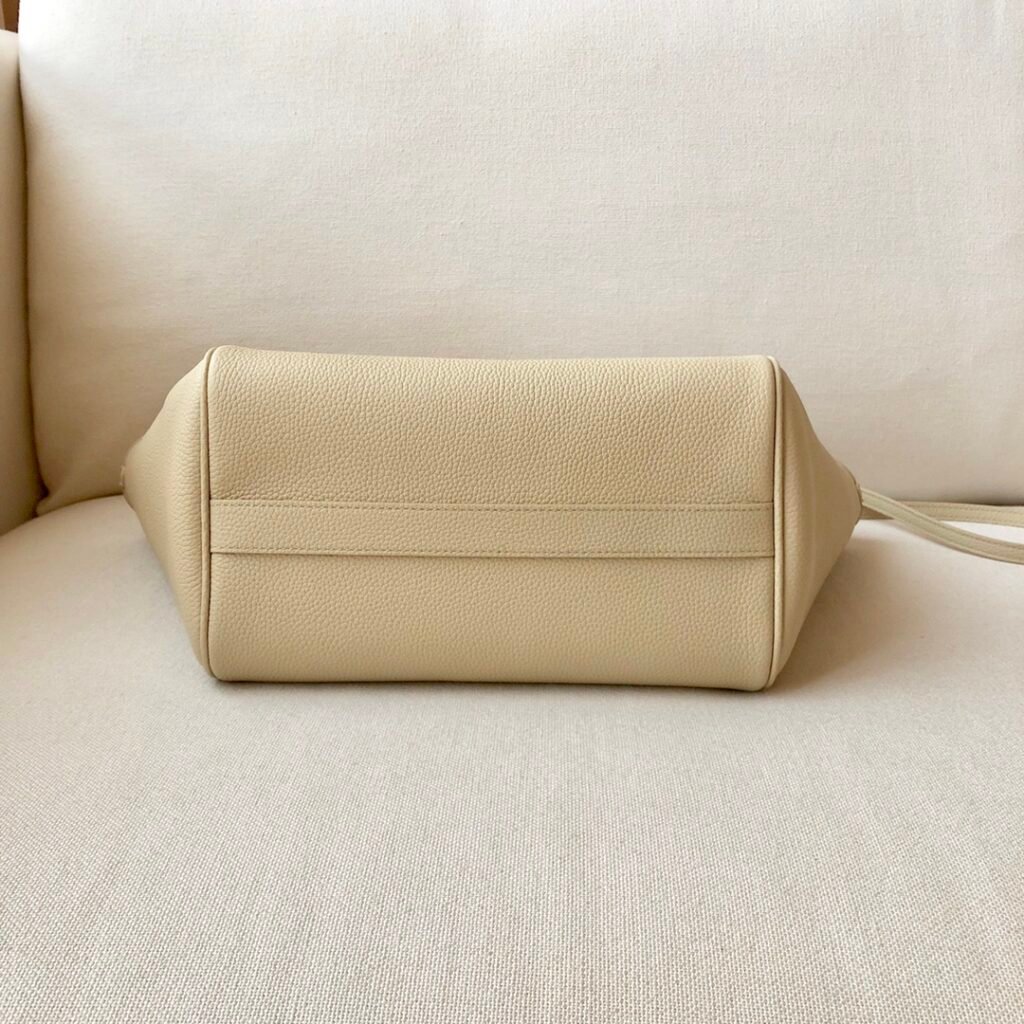 Celine Folded Cabas Bag 26cm Black &amp; Oatmeal Grained Calfskin Tote Bag for Women &ndash; Image 10