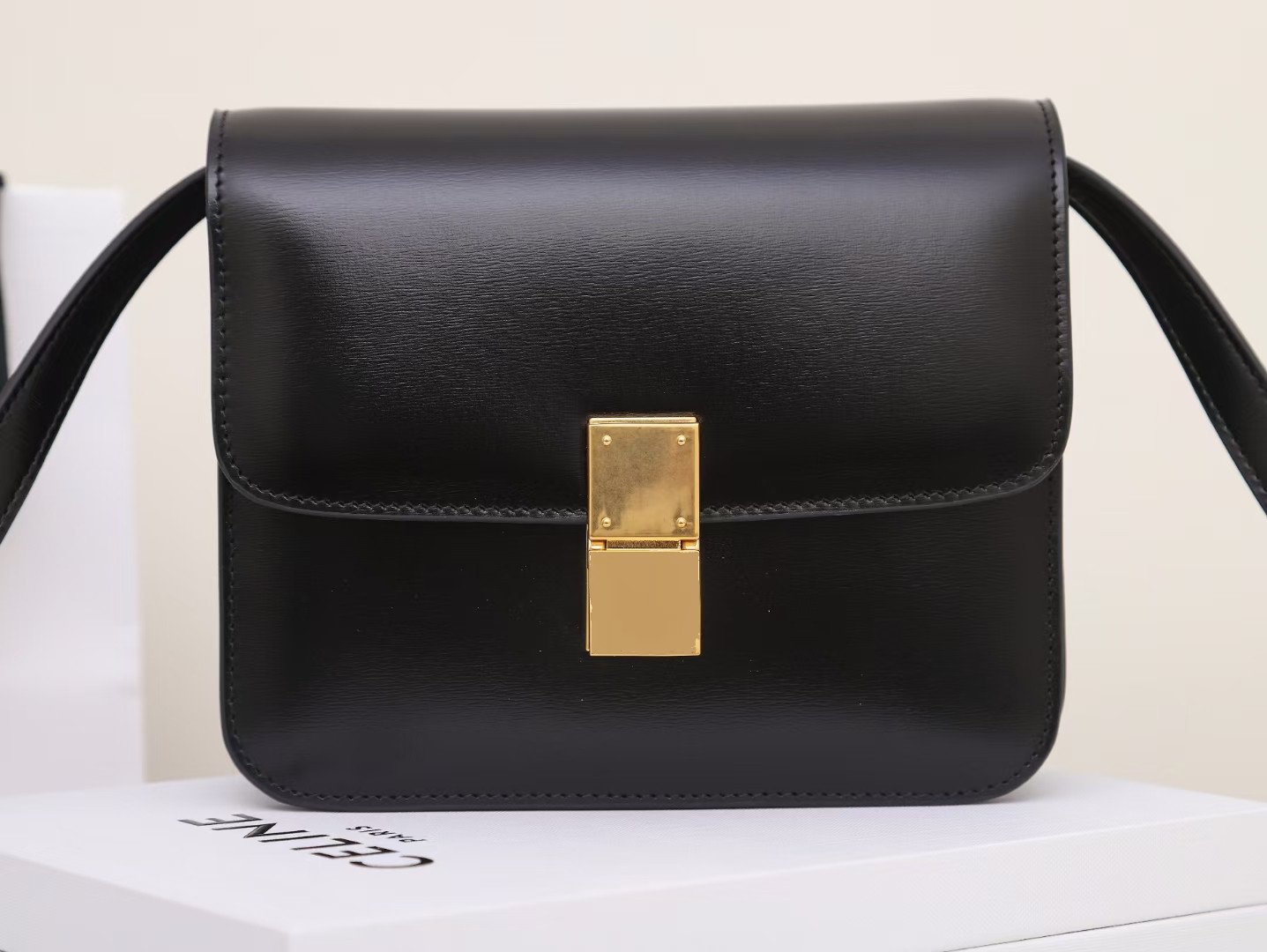 Celine Classic Box Bag High-End Italian Box Calfskin Medium Shoulder Bag 3 Colors – Image 8 Celine Classic Box Bag High-End Italian Box Calfskin Medium Shoulder Bag 3 Colors – Image 8
