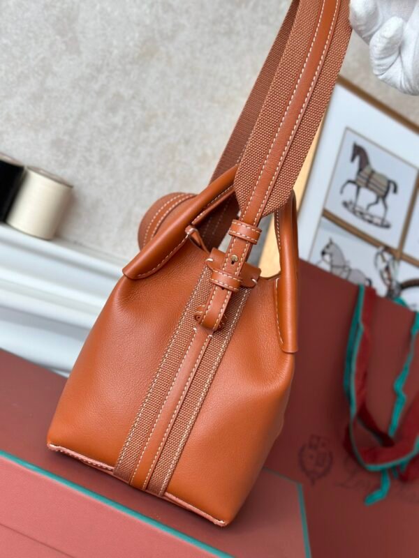 14 Loro Piana Mini Bale Bag 13x16x13cm Grained Calfskin Luxury Designer Mini Bucket Bag with Adjustable Crossbody Strap
