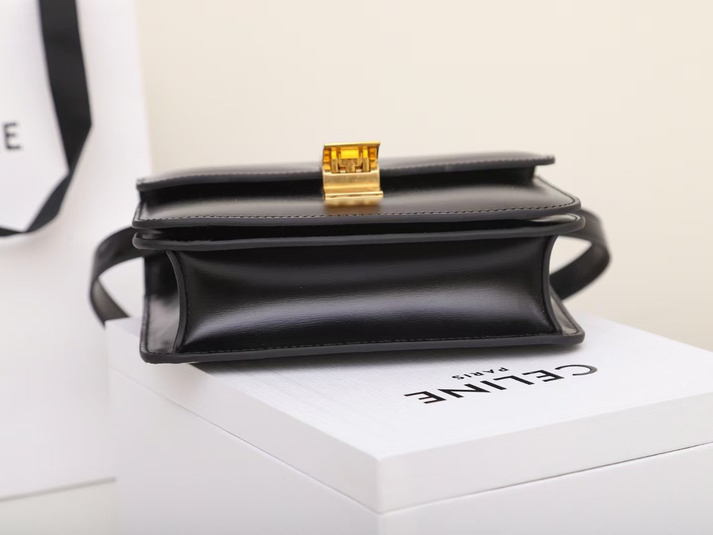 Celine Classic Box Bag High-End Italian Box Calfskin Medium Shoulder Bag 3 Colors – Image 9 Celine Classic Box Bag High-End Italian Box Calfskin Medium Shoulder Bag 3 Colors – Image 9