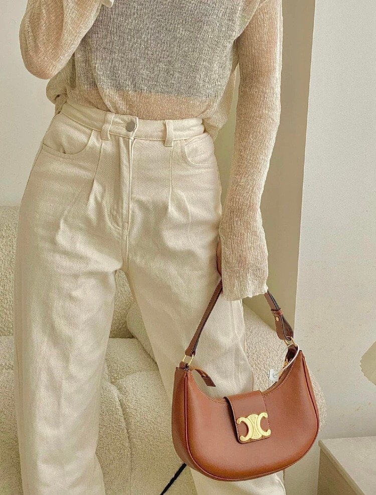 CELINE AVA TRIOMPHE Bag 23cm Tan Smooth Calfskin Classic Women’s Underarm Hobo Bag – Image 9