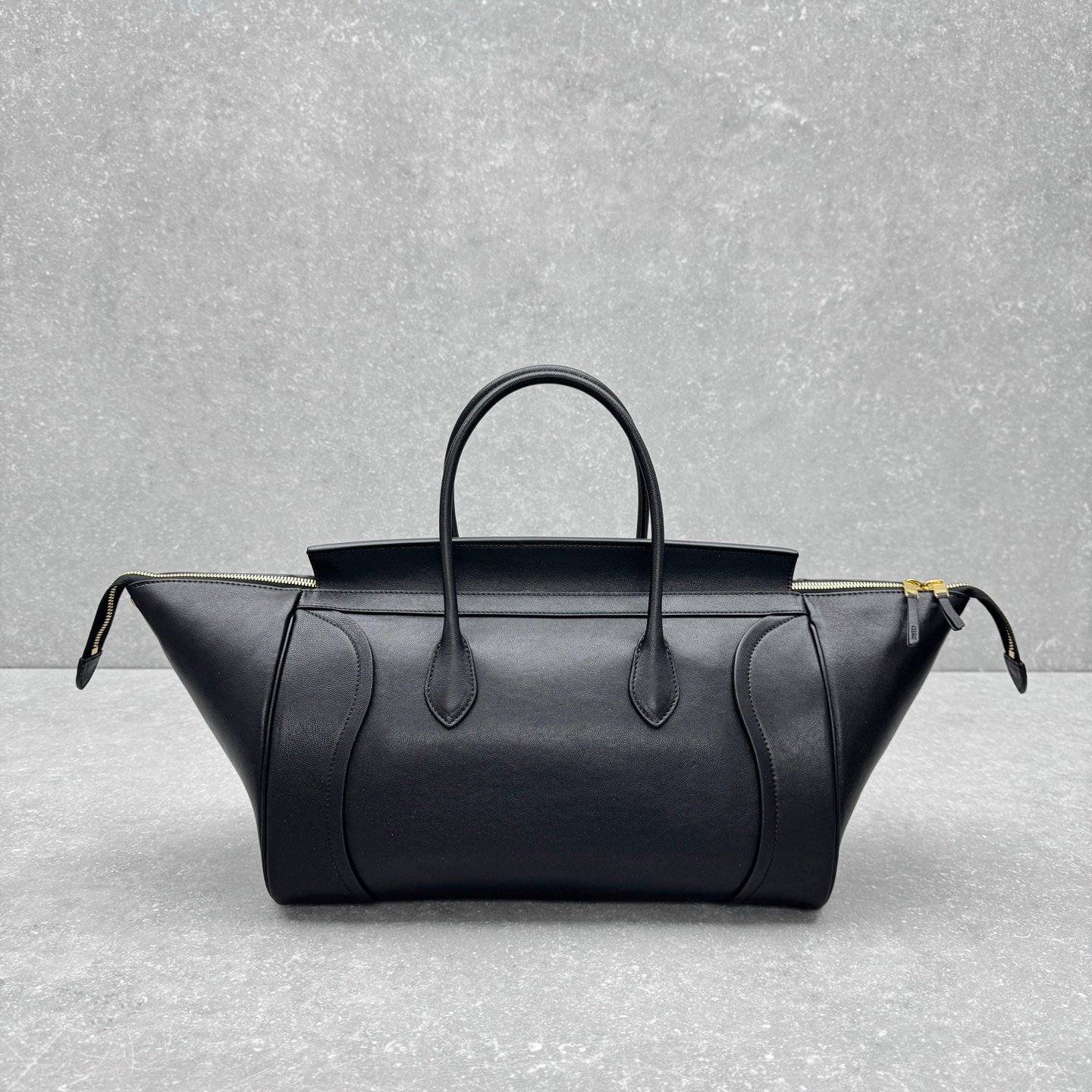 Celine New Luggage Smile Bag 36cm Medium Suede & Smooth Leather Handbag Classic Retro Tote with Crossbody Strap Celine New Luggage Smile Bag 36cm Medium Suede & Smooth Leather Handbag Classic Retro Tote with Crossbody Strap