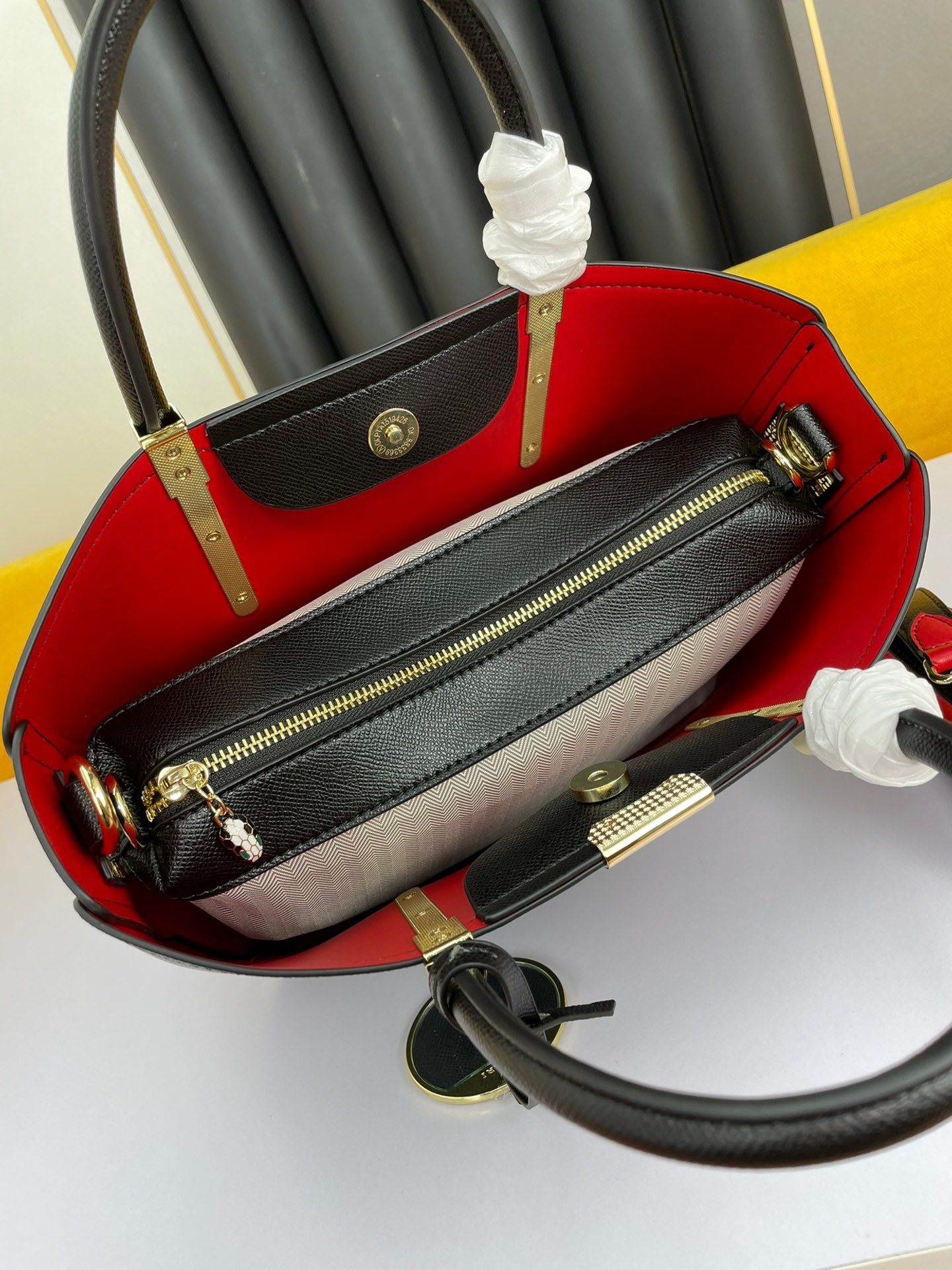 BVLGARI Style Luxury Two-Piece Tote Bag Set Premium Palm Leather Handbag with Removable Pouch BVLGARI Style Luxury Two-Piece Tote Bag Set Premium Palm Leather Handbag with Removable Pouch