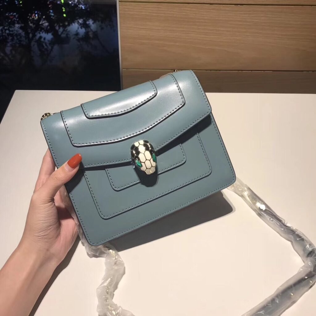 BVLGARI Serpenti Forever Shoulder Bag 20cm Small Calfskin Leather Crossbody Bag Chain Strap 6 Colors – Image 4 BVLGARI Serpenti Forever Shoulder Bag 20cm Small Calfskin Leather Crossbody Bag Chain Strap 6 Colors – Image 4