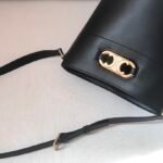 Luxury Celine Maillon Triomphe Tan Bucket Bag 25x29cm Pig Nose Gold Hardware Crossbody for Women 17