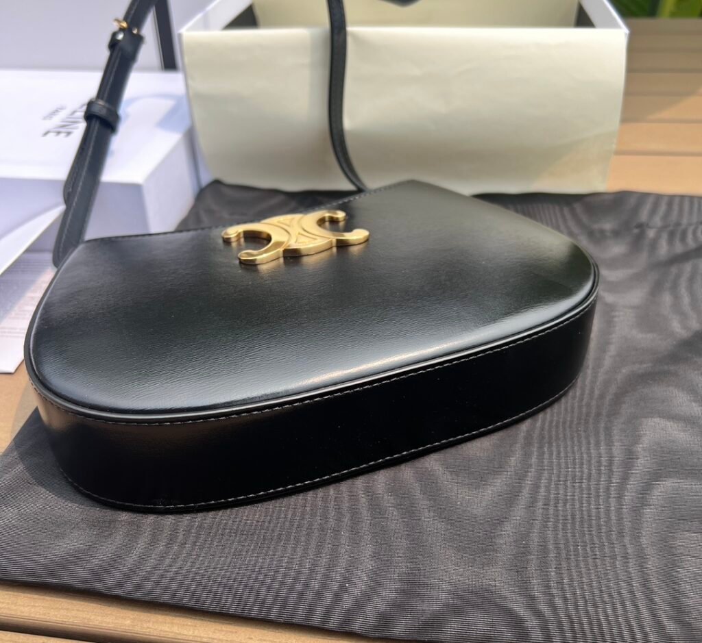 CELINE TILLY Bag 2024 Shiny Calfskin & Triomphe Canvas Shoulder Bag Black/Tan 23cm – Image 9