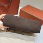 Loro Piana Extra Bag L23 Suede Calfskin Top-Handle Handbag 23cm Minimalist Crossbody Bag for Women Loro Piana Extra Bag L23 Suede Calfskin Top-Handle Handbag 23cm Minimalist Crossbody Bag for Women