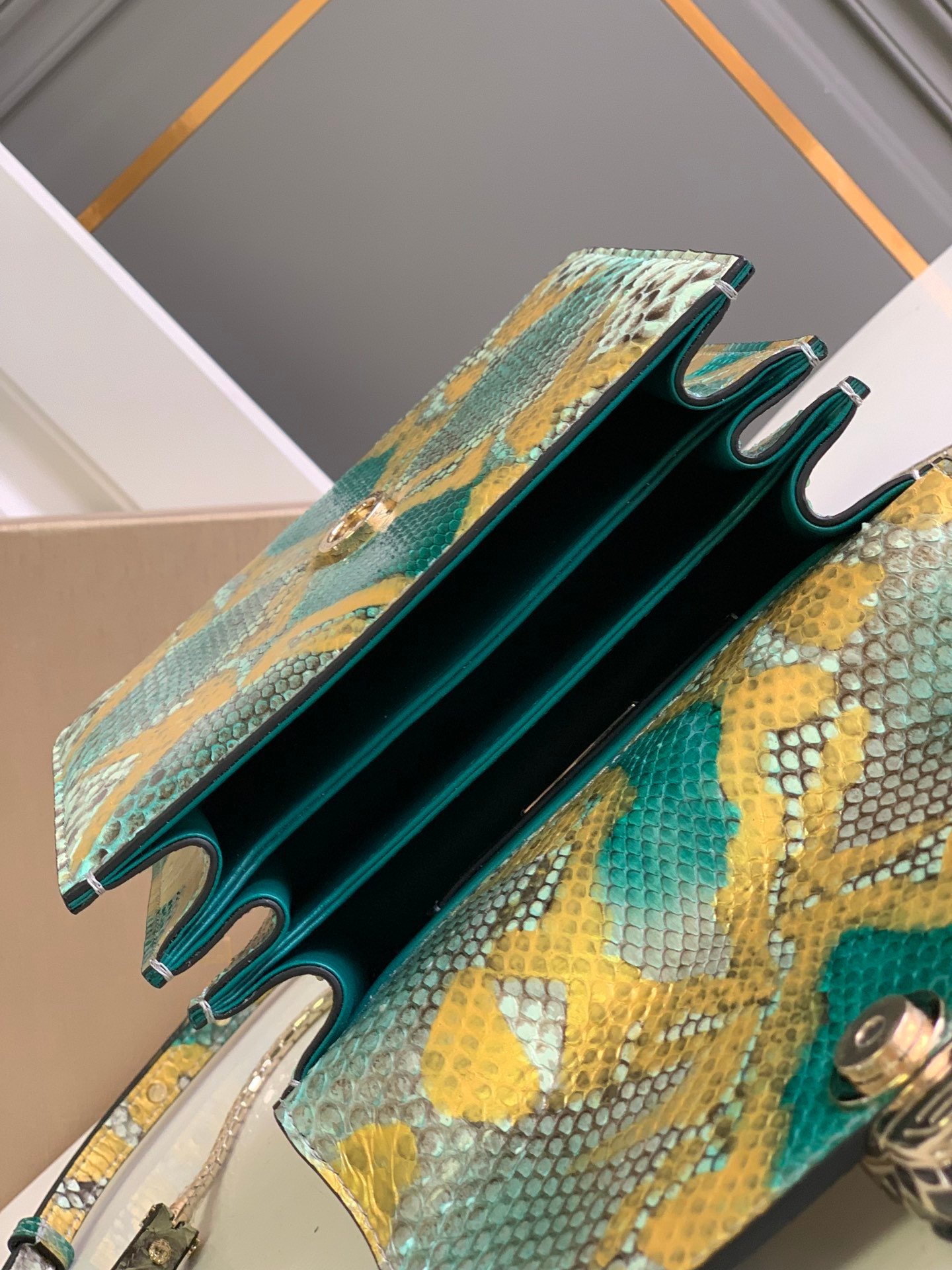 BVLGARI Serpenti Forever Luxury Python Leather Handbag 18cm Exclusive Multi-Color Exotic Shoulder Bag with Iconic Jewel Snakehead Closure BVLGARI Serpenti Forever Luxury Python Leather Handbag 18cm Exclusive Multi-Color Exotic Shoulder Bag with Iconic Jewel Snakehead Closure