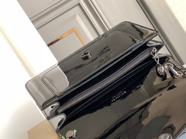 17 BVLGARI Serpenti Forever Glossy Calfskin Shoulder Bag 25cm Multi-Compartment Chain Bag with Snakehead Closure