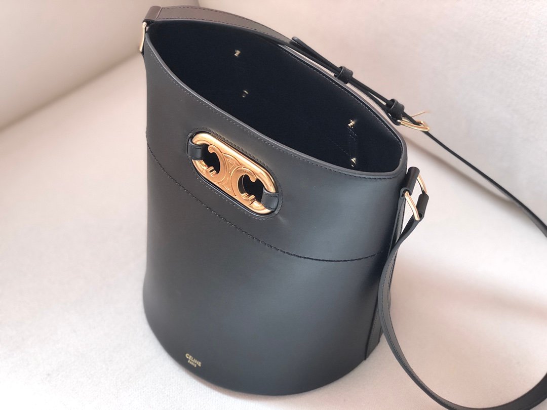 Luxury Celine Maillon Triomphe Tan Bucket Bag 25x29cm Pig Nose Gold Hardware Crossbody for Women 18