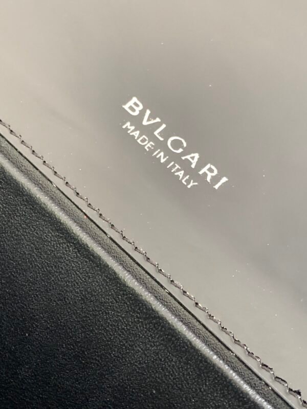 18 BVLGARI Serpenti Forever Glossy Calfskin Shoulder Bag 25cm Multi-Compartment Chain Bag with Snakehead Closure