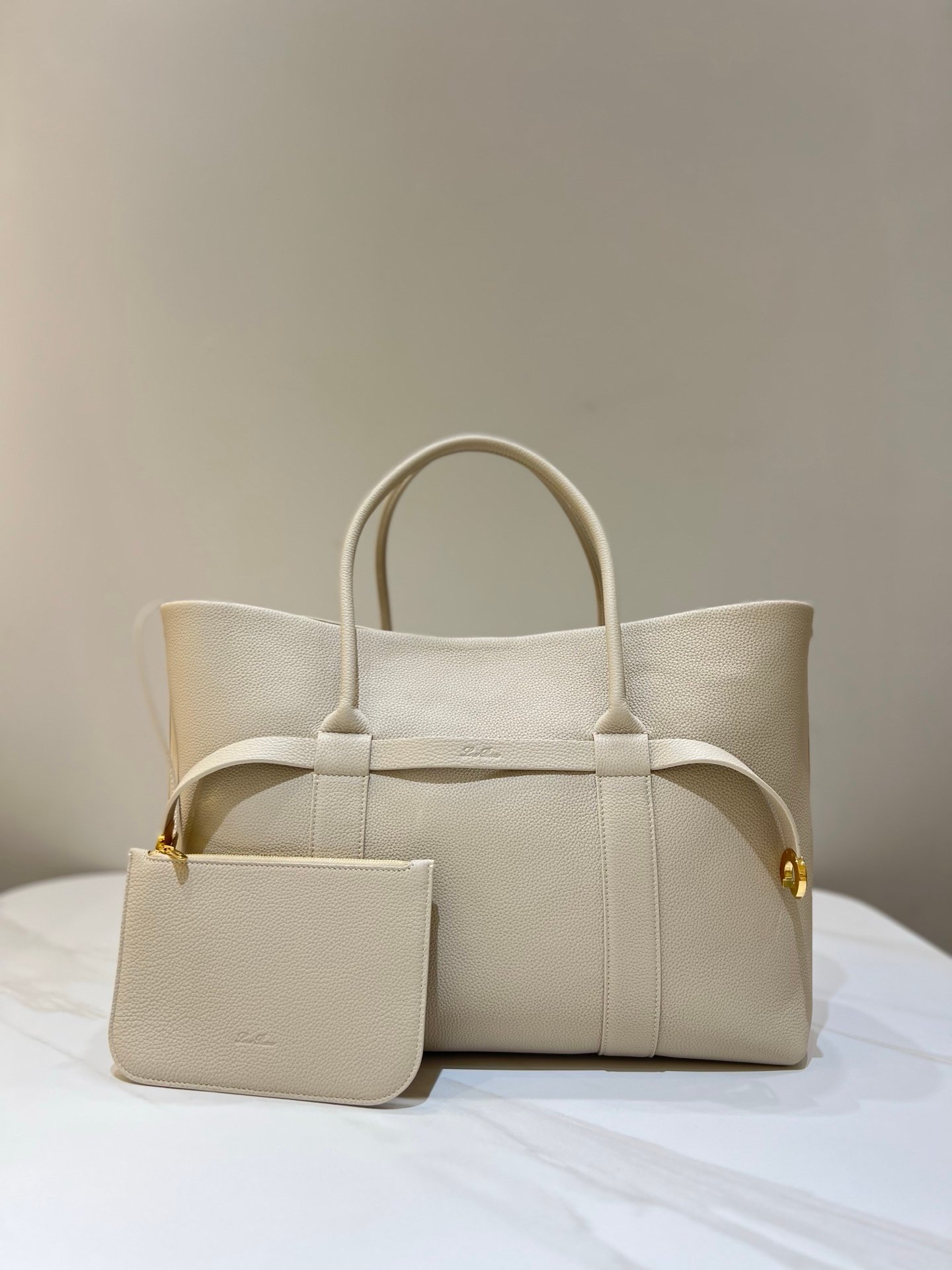 Loro Piana Ghiera Shopper Large Leather Tote Bag 40cm Grained Leather Handbag with Cashmere Lining and Detachable Pouch for Work and Travel Loro Piana Ghiera Shopper Large Leather Tote Bag 40cm Grained Leather Handbag with Cashmere Lining and Detachable Pouch for Work and Travel