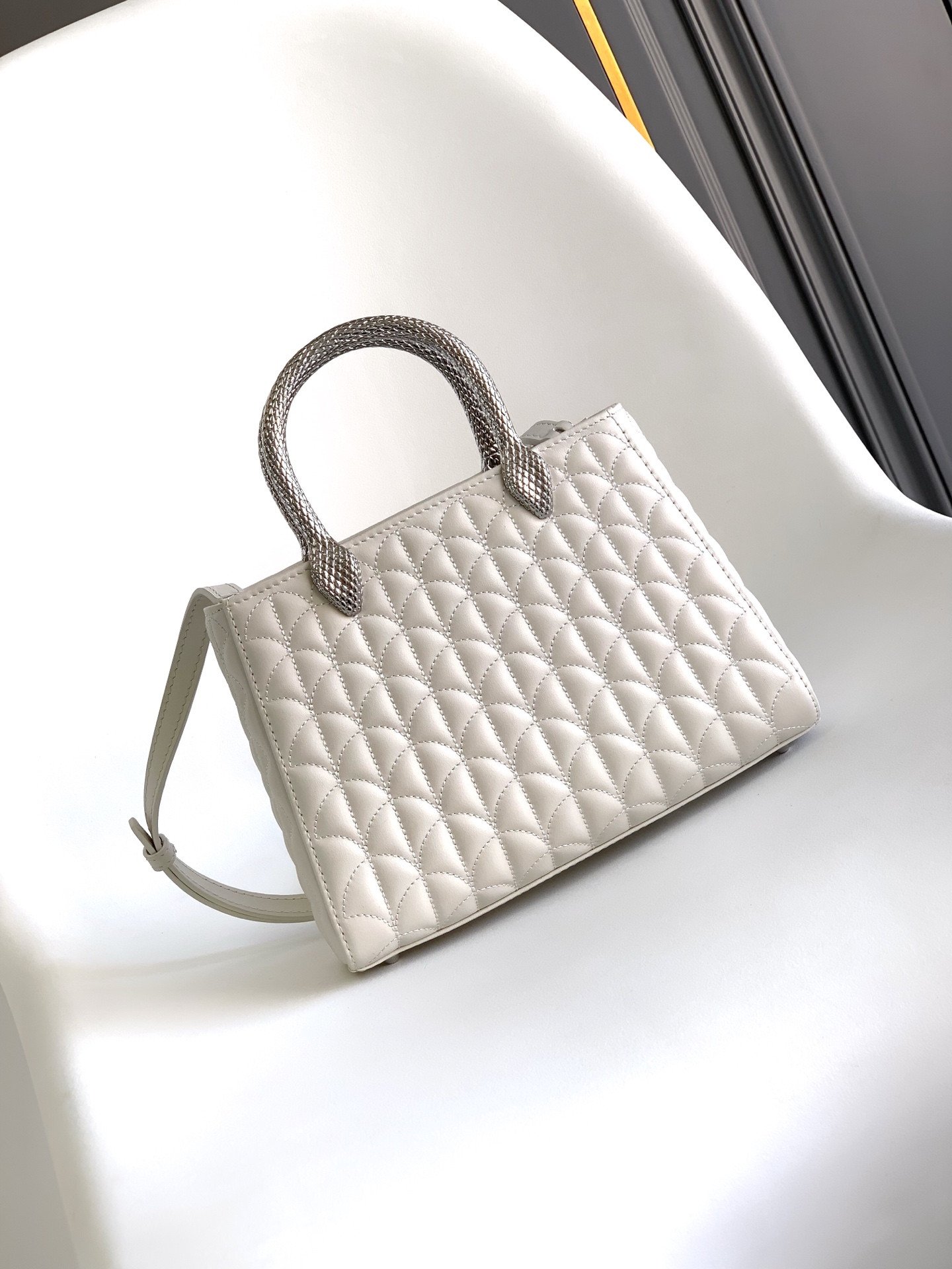 BVLGARI Serpentine Duo Tote Bag 21.5cm Designer Quilted Patent Leather Evening Bag with Snake Handles BVLGARI Serpentine Duo Tote Bag 21.5cm Designer Quilted Patent Leather Evening Bag with Snake Handles