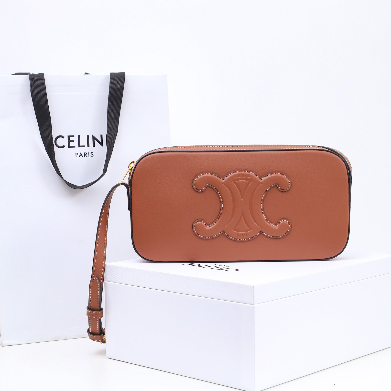 CELINE New SS 2022 Triomphe Embossed Calfskin Camera Shoulder Bag 26cm Minimalist Luxury Underarm Bag 19