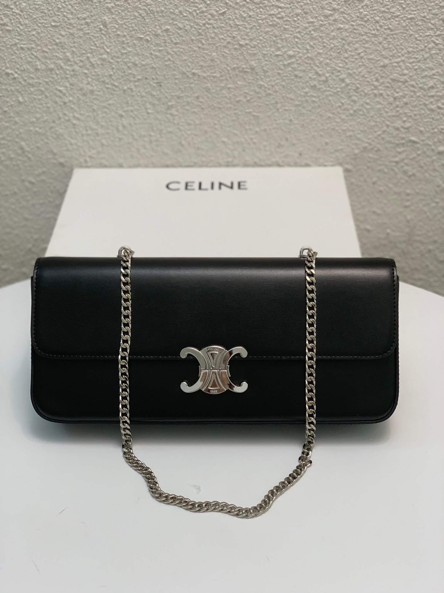 Celine Triomphe 30cm Horizontal Bag Top-Tier Leather Chain Bag for Women Retro Aesthetic Underarm Bag 19