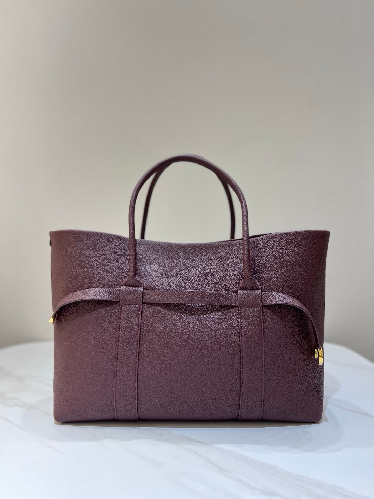 Loro Piana Ghiera Shopper Large Leather Tote Bag 40cm Grained Leather Handbag with Cashmere Lining and Detachable Pouch for Work and Travel Loro Piana Ghiera Shopper Large Leather Tote Bag 40cm Grained Leather Handbag with Cashmere Lining and Detachable Pouch for Work and Travel