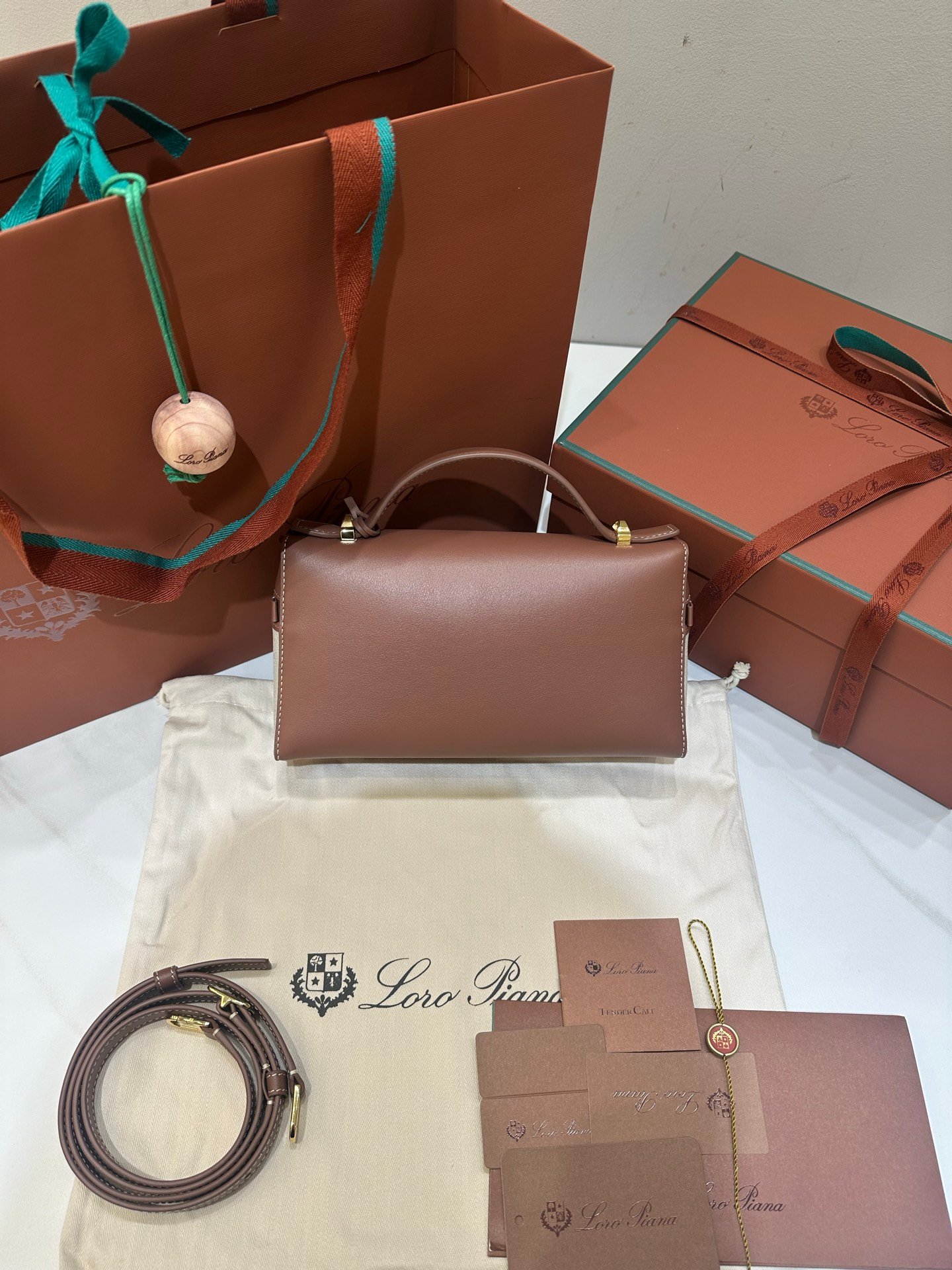 Loro Piana Extra Bag L23 Caramel Leather & Linen Canvas Crossbody Handbag 23cm for Women Top-Handle Bag with Signature Charms Loro Piana Extra Bag L23 Caramel Leather & Linen Canvas Crossbody Handbag 23cm for Women Top-Handle Bag with Signature Charms