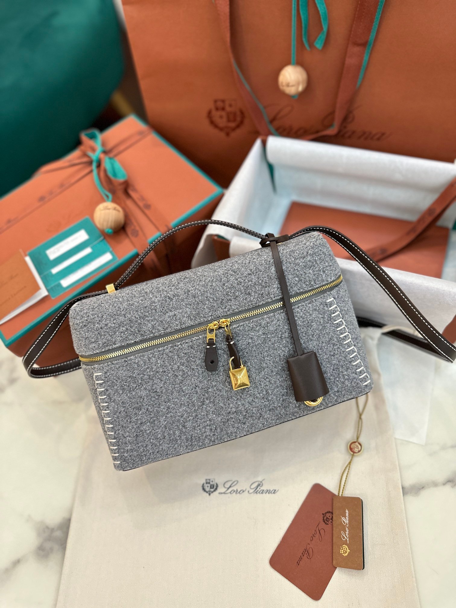 Exclusive Loro Piana L27 Vanity Case Cashmere & Imported Calfskin Structured Handbag Superior Craftsmanship Upgraded Edition Exclusive Loro Piana L27 Vanity Case Cashmere & Imported Calfskin Structured Handbag Superior Craftsmanship Upgraded Edition