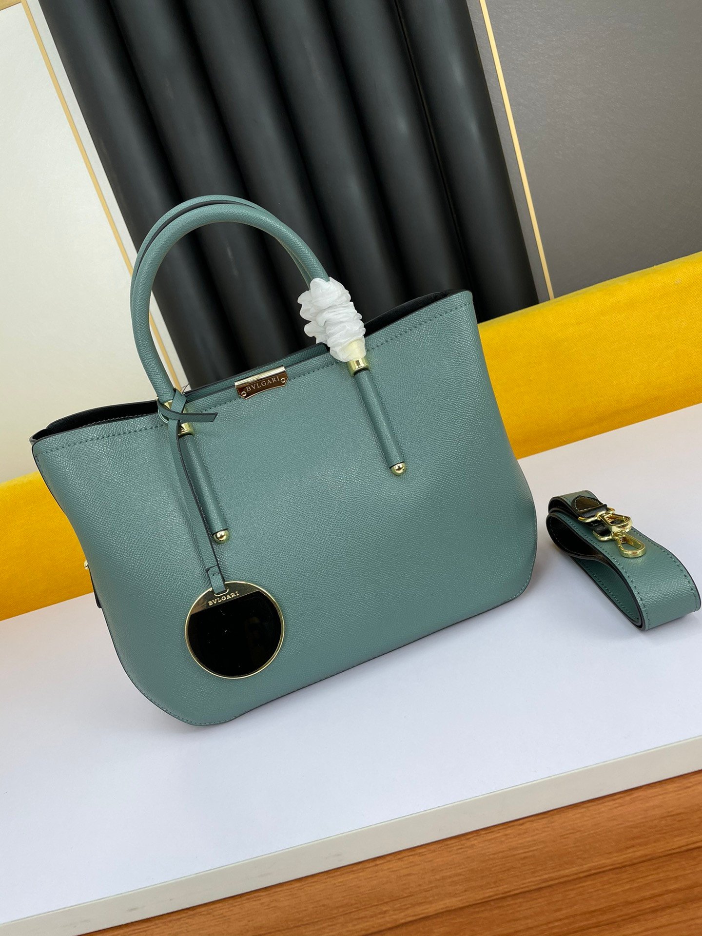 BVLGARI Style Luxury Two-Piece Tote Bag Set Premium Palm Leather Handbag with Removable Pouch BVLGARI Style Luxury Two-Piece Tote Bag Set Premium Palm Leather Handbag with Removable Pouch