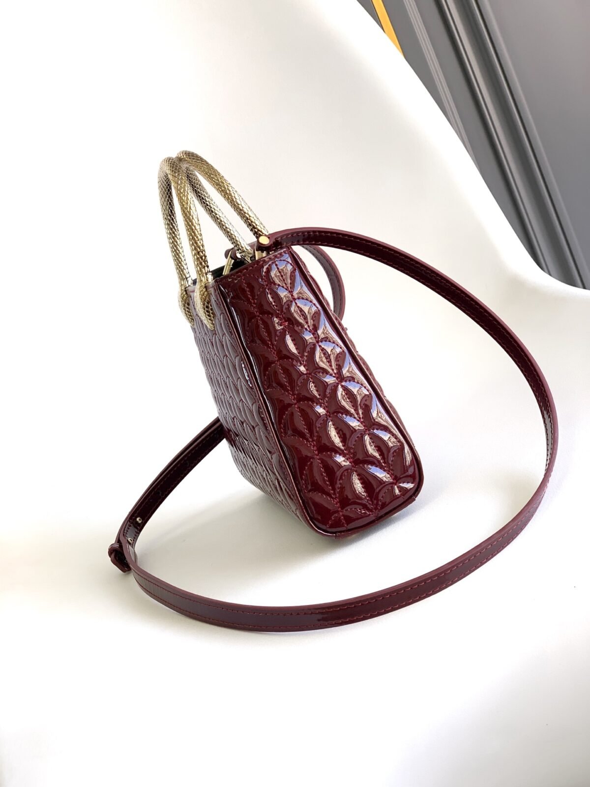 BVLGARI Serpentine Duo Tote Bag 21.5cm Designer Quilted Patent Leather Evening Bag with Snake Handles BVLGARI Serpentine Duo Tote Bag 21.5cm Designer Quilted Patent Leather Evening Bag with Snake Handles