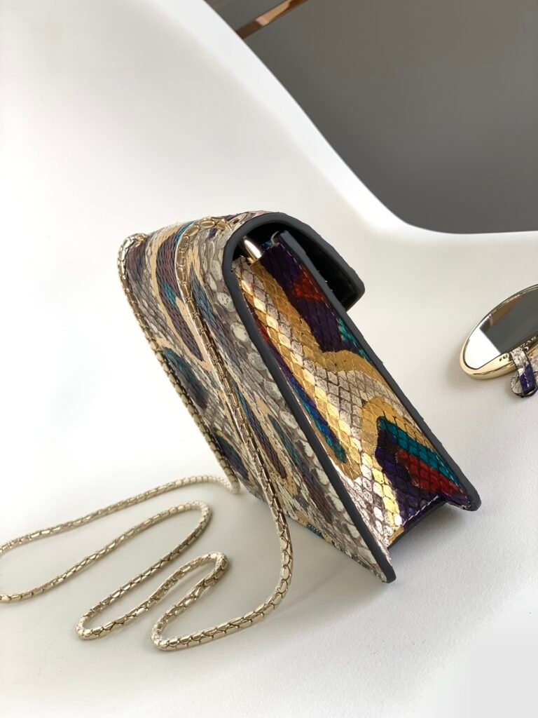 BVLGARI Serpenti Forever Shoulder Bag Rare Lunar Multi-Color Python Leather Crossbody Bag with Snakehead Buckle 20cm/27cm – Image 3 BVLGARI Serpenti Forever Shoulder Bag Rare Lunar Multi-Color Python Leather Crossbody Bag with Snakehead Buckle 20cm/27cm – Image 3